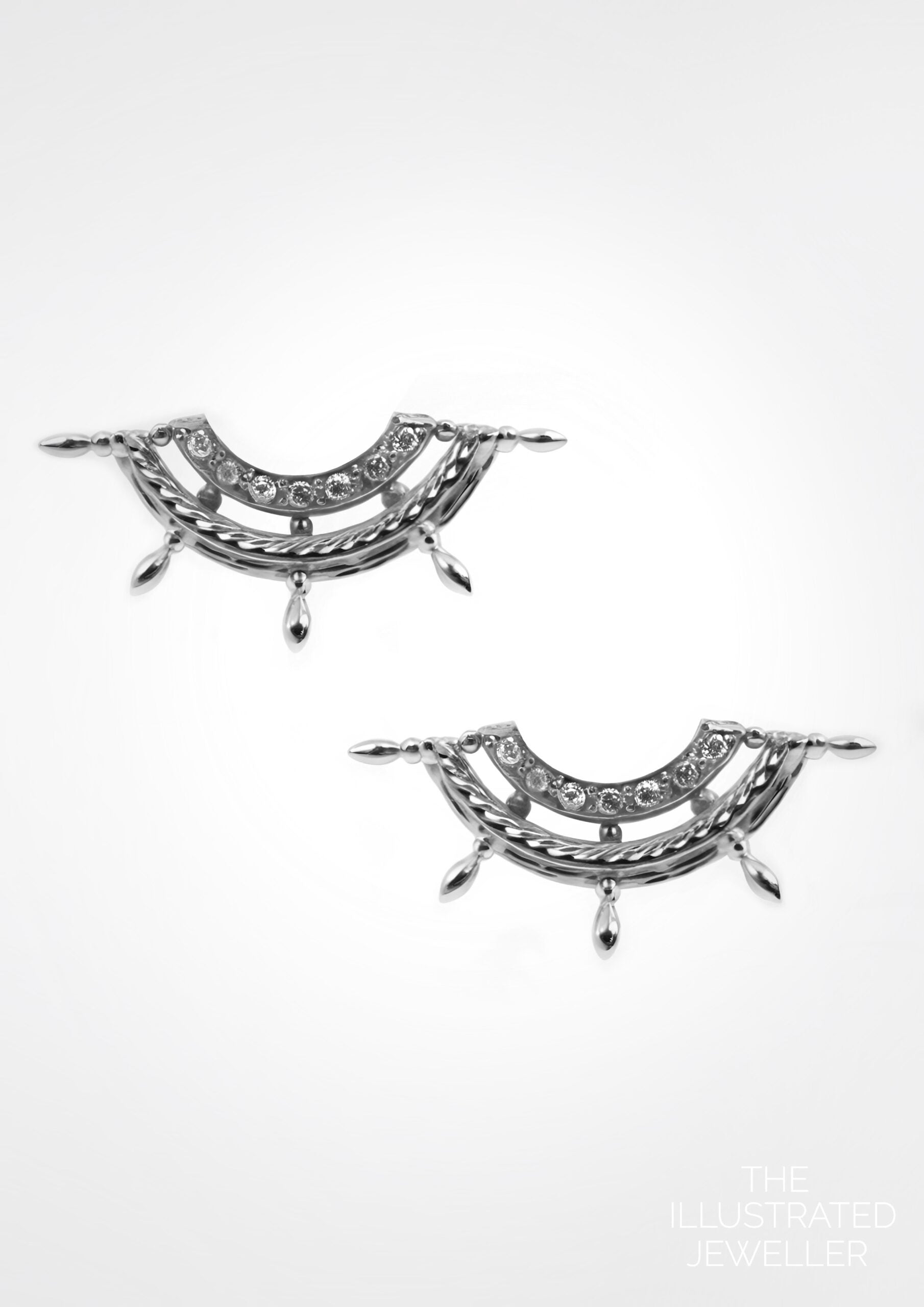 Ship wreck stud earrings White gold